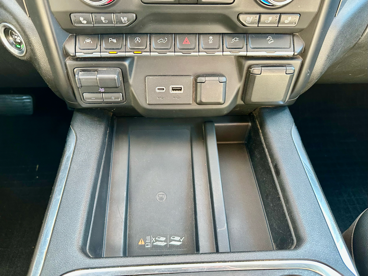 GMC Sierra 1500 4WD Double Cab 147" AT4 2019 GMC Sierra 1500 4WD Double Cab 147" AT4 2019