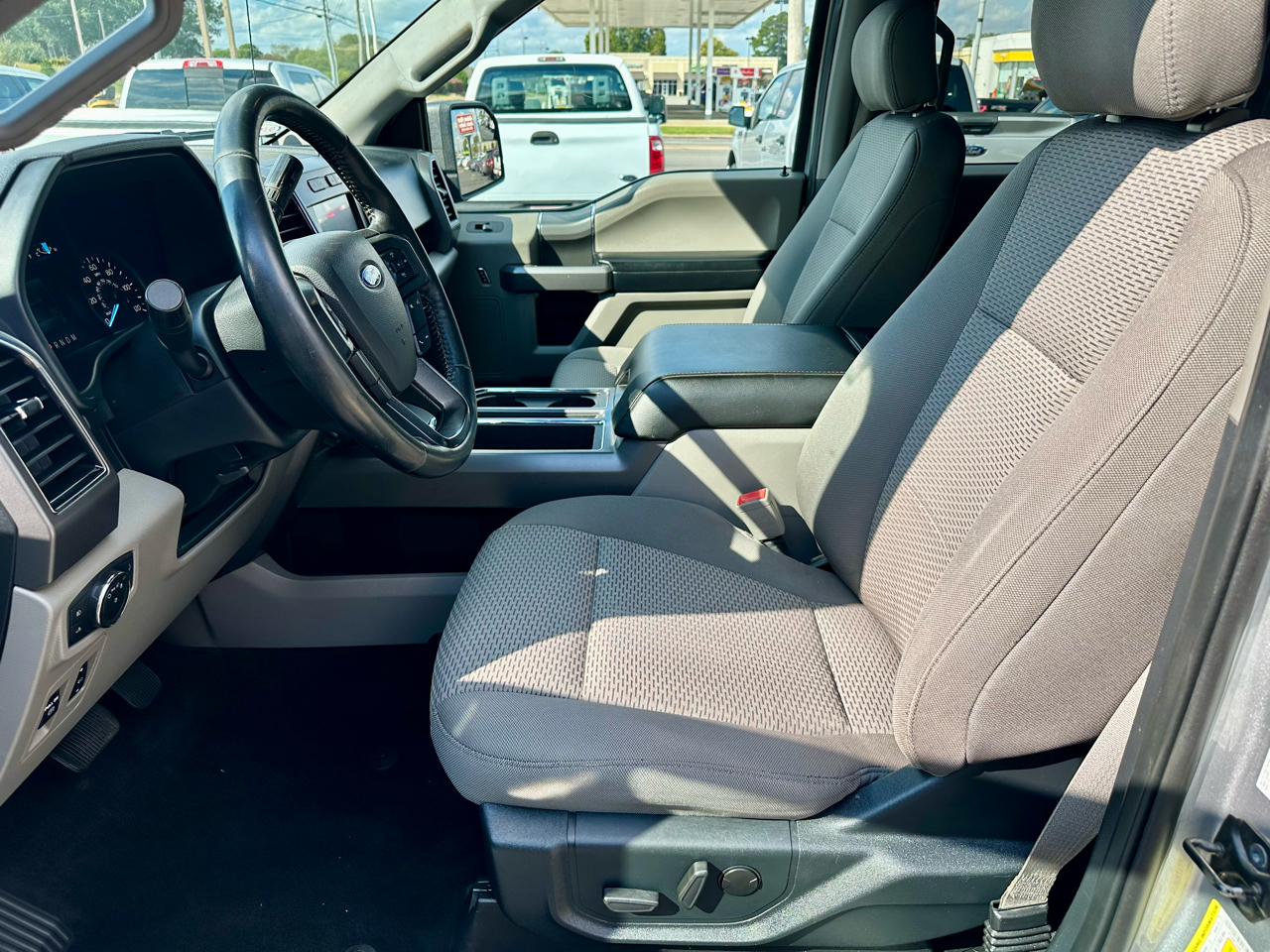 Ford F-150 XLT 4WD SuperCrew 5.5' Box 2020 Ford F-150 XLT 4WD SuperCrew 5.5' Box 2020