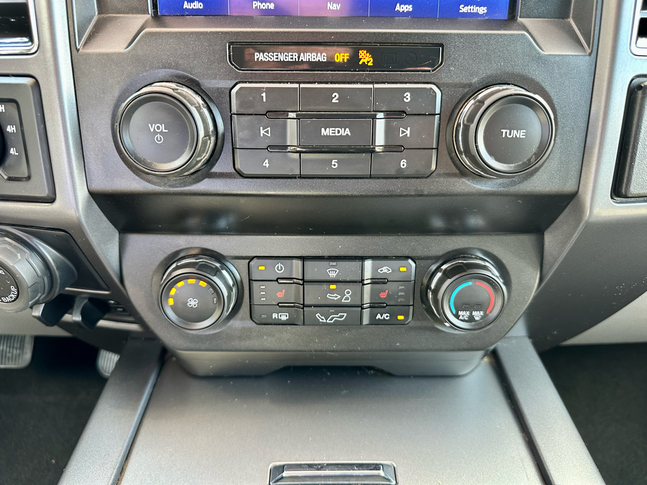 Ford F-150 XLT 4WD SuperCrew 5.5' Box 2020 Ford F-150 XLT 4WD SuperCrew 5.5' Box 2020