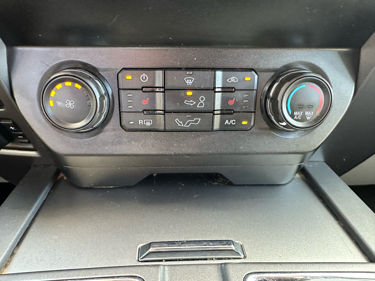 Ford F-150 XLT 4WD SuperCrew 5.5' Box 2020 Ford F-150 XLT 4WD SuperCrew 5.5' Box 2020