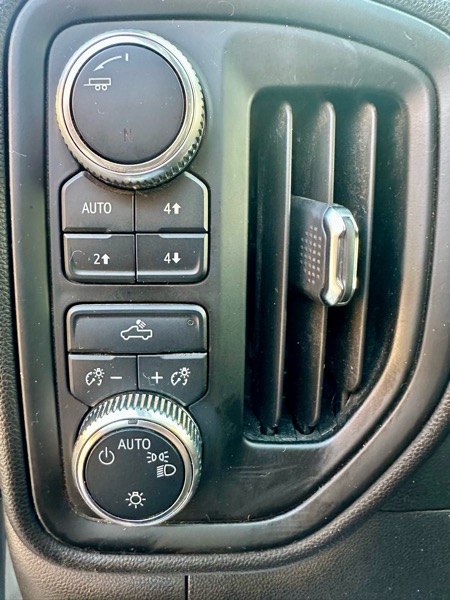 GMC Sierra 1500 Base Double Cab 4WD 2021