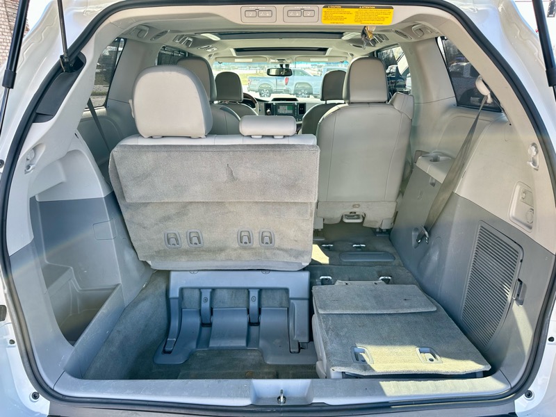 Toyota Sienna XLE Limited FWD 2012