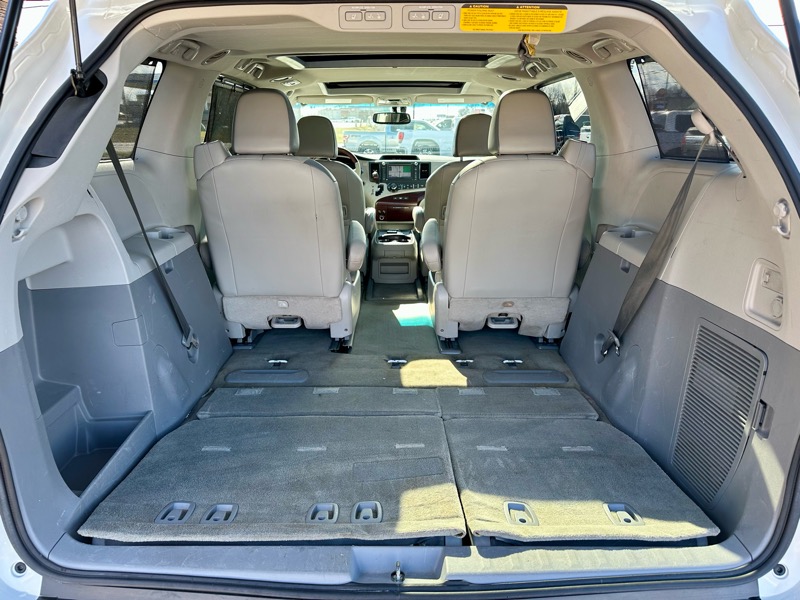 Toyota Sienna XLE Limited FWD 2012