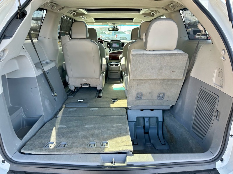 Toyota Sienna XLE Limited FWD 2012