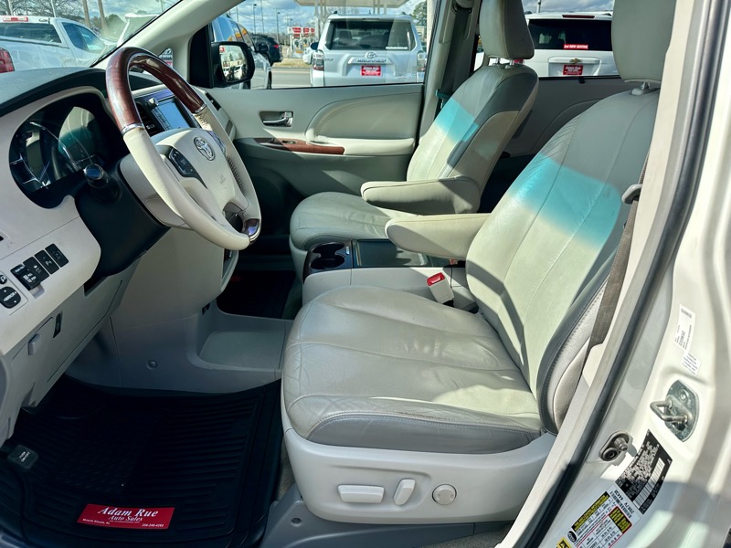 Toyota Sienna XLE Limited FWD 2012