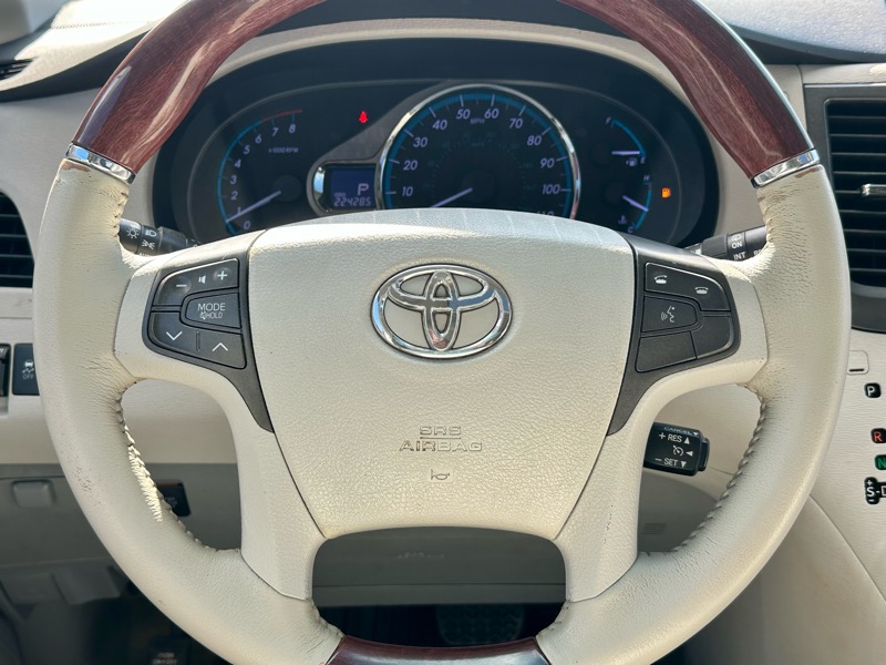 Toyota Sienna XLE Limited FWD 2012