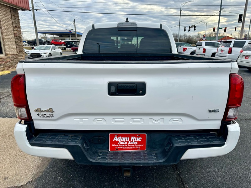 Toyota Tacoma SR5 Double Cab 4WD V6 2023