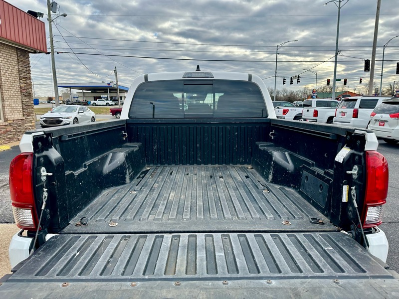 Toyota Tacoma SR5 Double Cab 4WD V6 2023