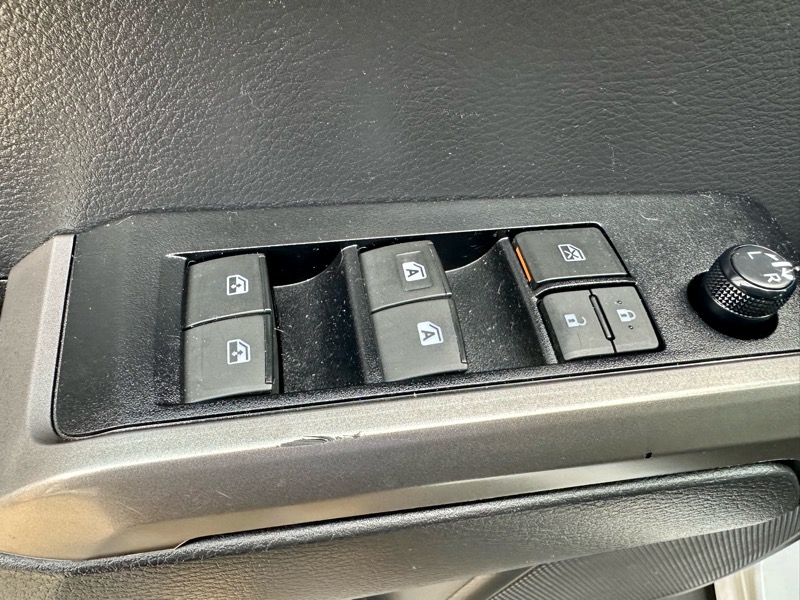 Toyota Tacoma SR5 Double Cab 4WD V6 2023