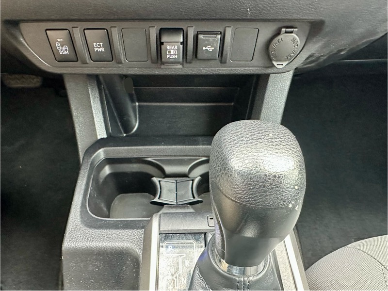 Toyota Tacoma SR5 Double Cab 4WD V6 2023