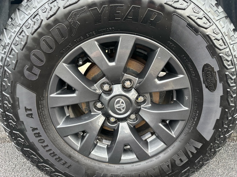 Toyota Tacoma SR5 Double Cab 4WD V6 2023