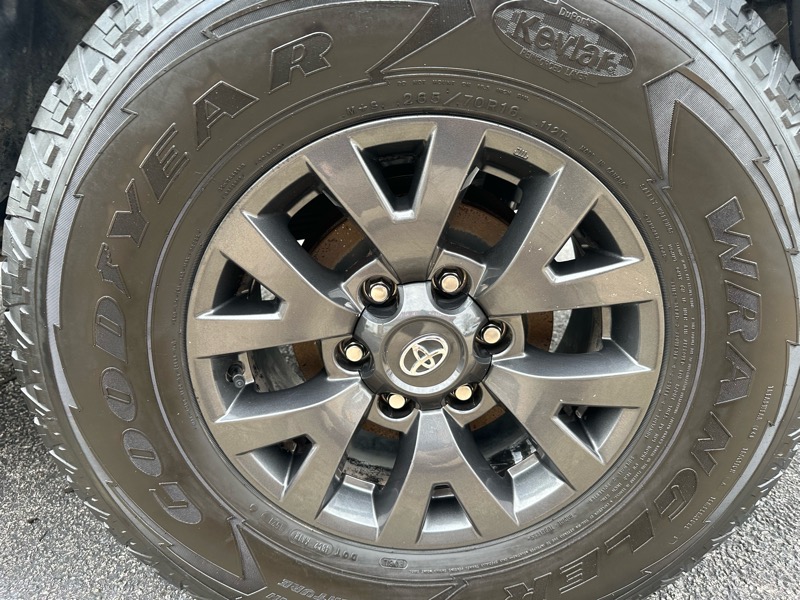 Toyota Tacoma SR5 Double Cab 4WD V6 2023