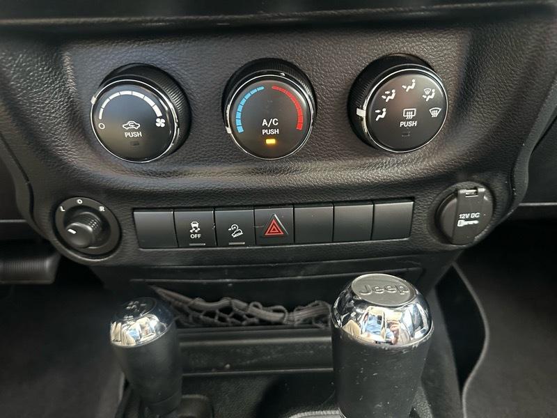 Jeep Wrangler Unlimited Sport 4WD 2013