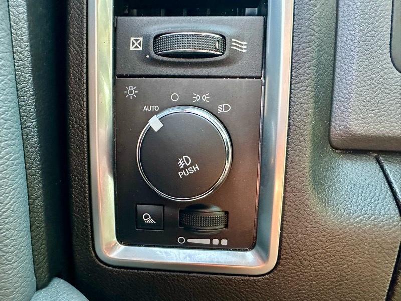 RAM 1500 Classic Tradesman Crew Cab SWB 2WD 2019