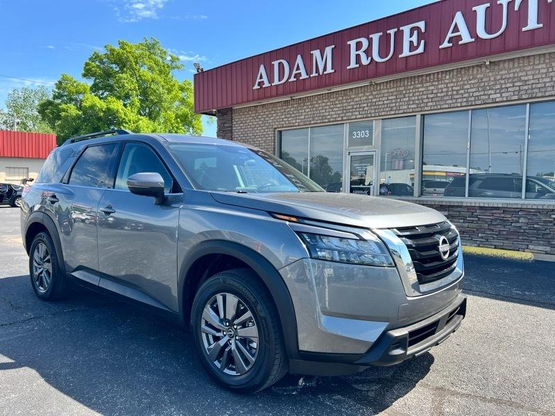 Nissan Pathfinder SV 2023