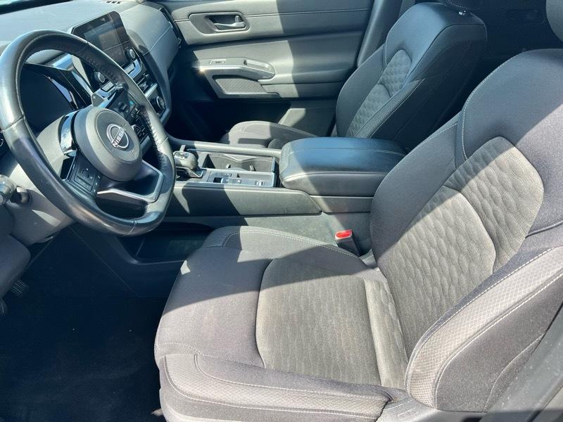 Nissan Pathfinder SV 2023