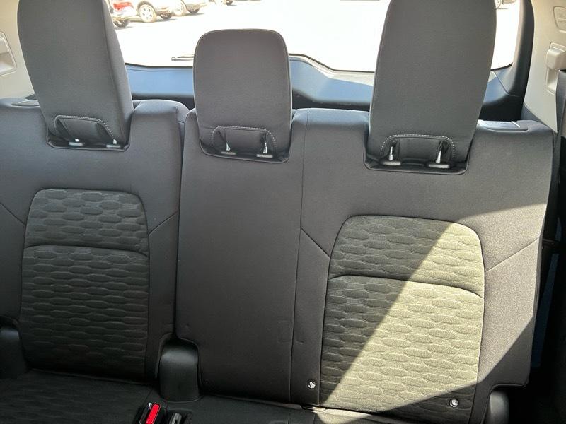 Nissan Pathfinder SV 2023