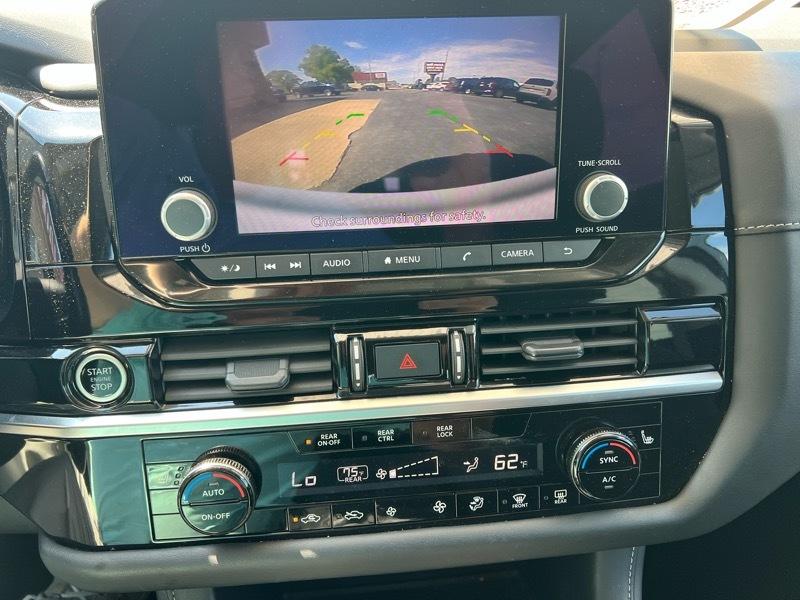 Nissan Pathfinder SV 2023