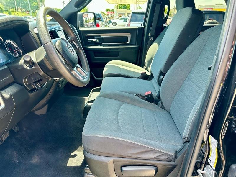 RAM 1500 Classic Warlock 4x4 Crew Cab 5'7" Box 2022