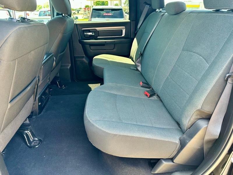 RAM 1500 Classic Warlock 4x4 Crew Cab 5'7" Box 2022