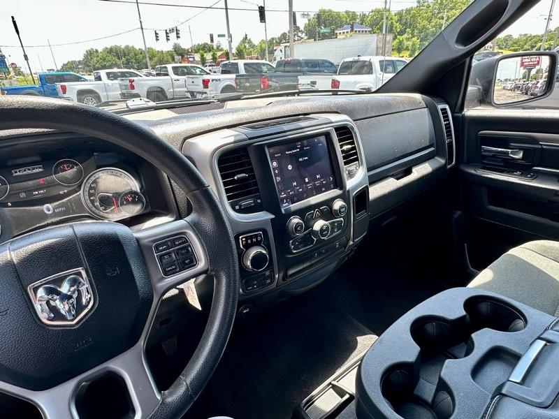 RAM 1500 Classic Warlock 4x4 Crew Cab 5'7" Box 2022