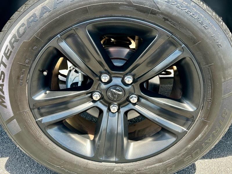 RAM 1500 Classic Warlock 4x4 Crew Cab 5'7" Box 2022