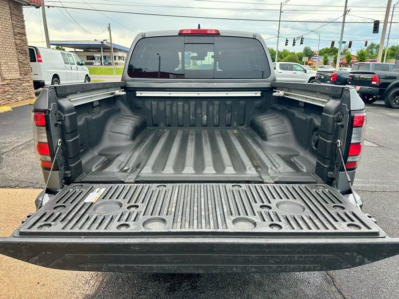 Nissan Frontier SV Crew Cab 4WD 2023