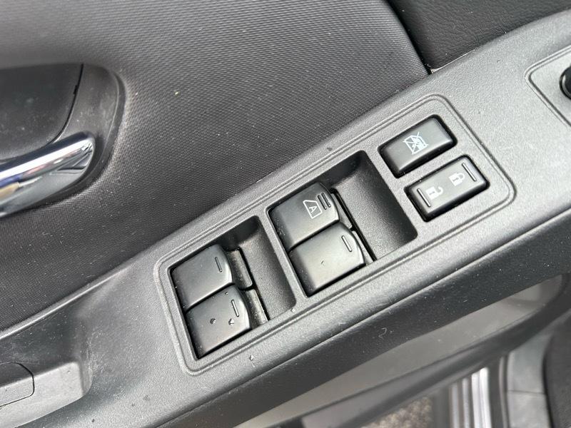 Nissan Frontier SV Crew Cab 4WD 2023