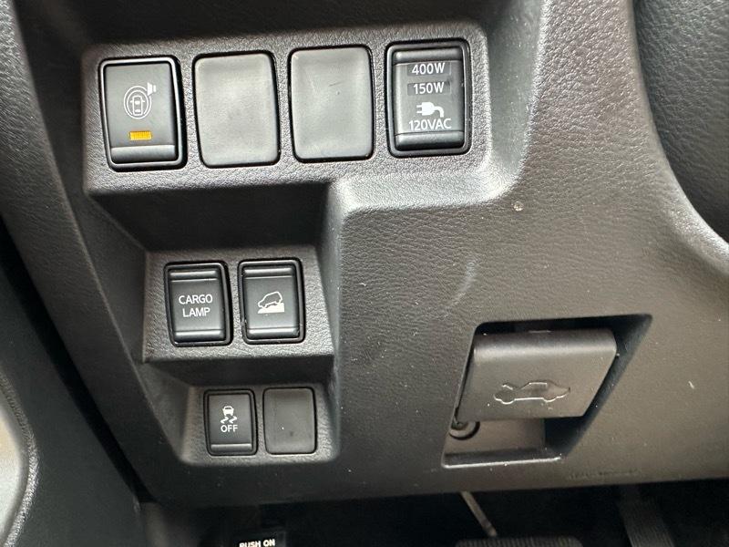 Nissan Frontier SV Crew Cab 4WD 2023