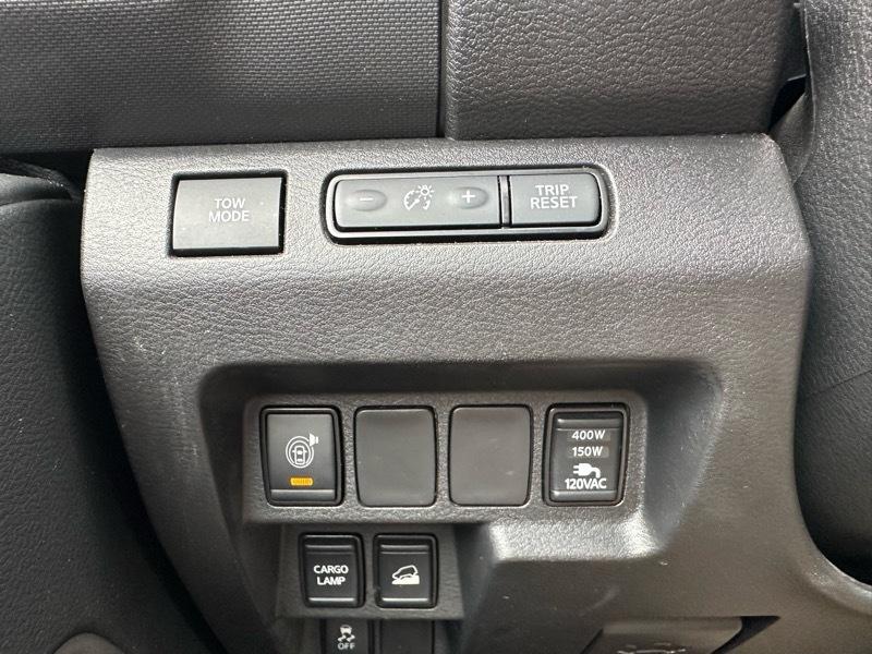 Nissan Frontier SV Crew Cab 4WD 2023