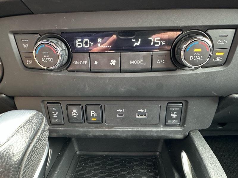 Nissan Frontier SV Crew Cab 4WD 2023