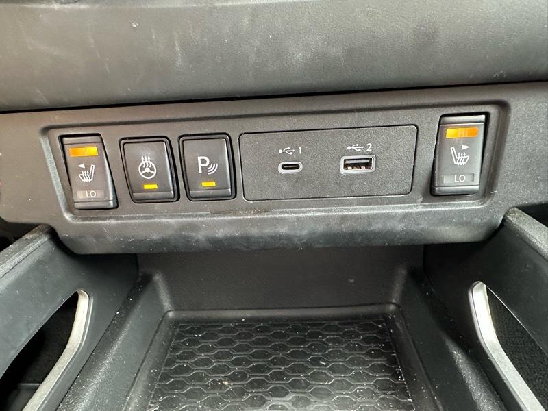 Nissan Frontier SV Crew Cab 4WD 2023