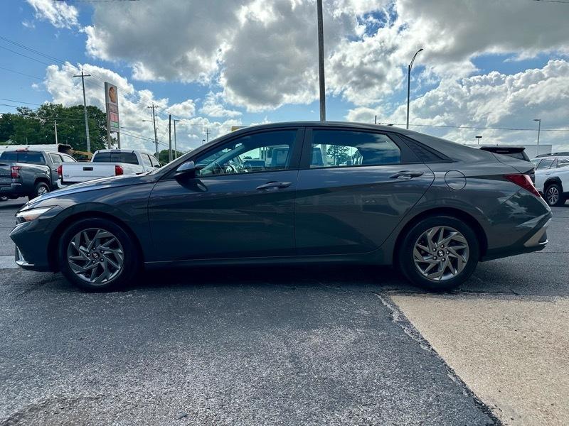Hyundai Elantra SEL 2024