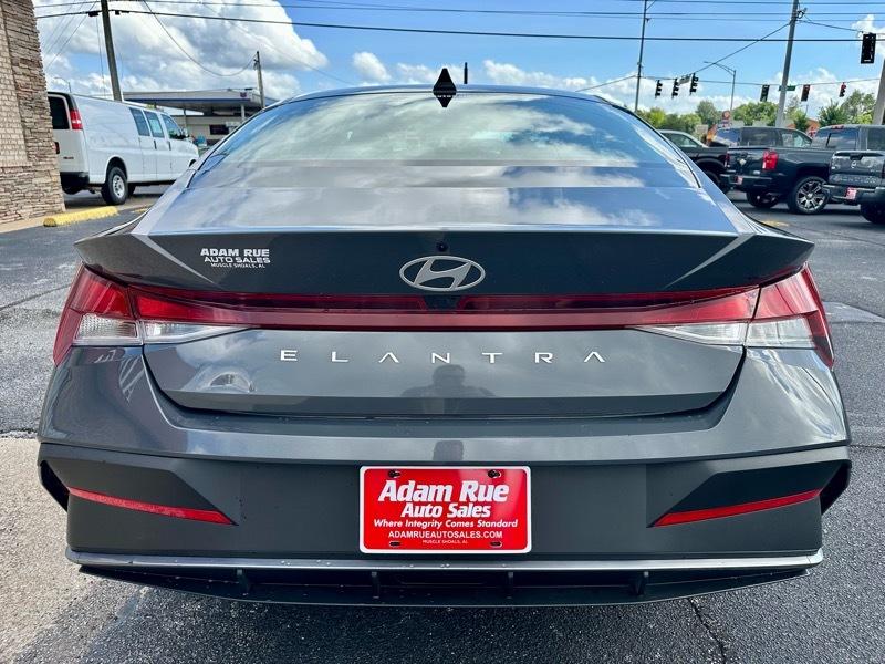 Hyundai Elantra SEL 2024
