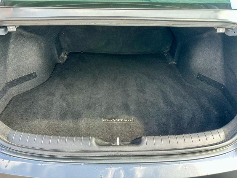 Hyundai Elantra SEL 2024
