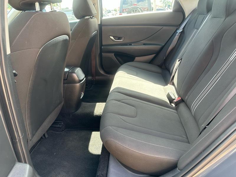 Hyundai Elantra SEL 2024