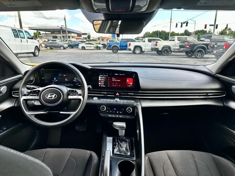 Hyundai Elantra SEL 2024