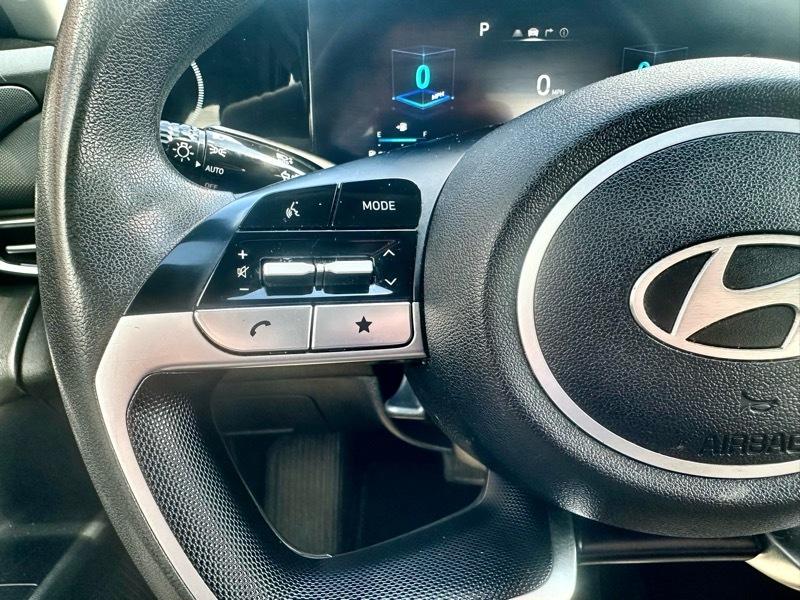 Hyundai Elantra SEL 2024