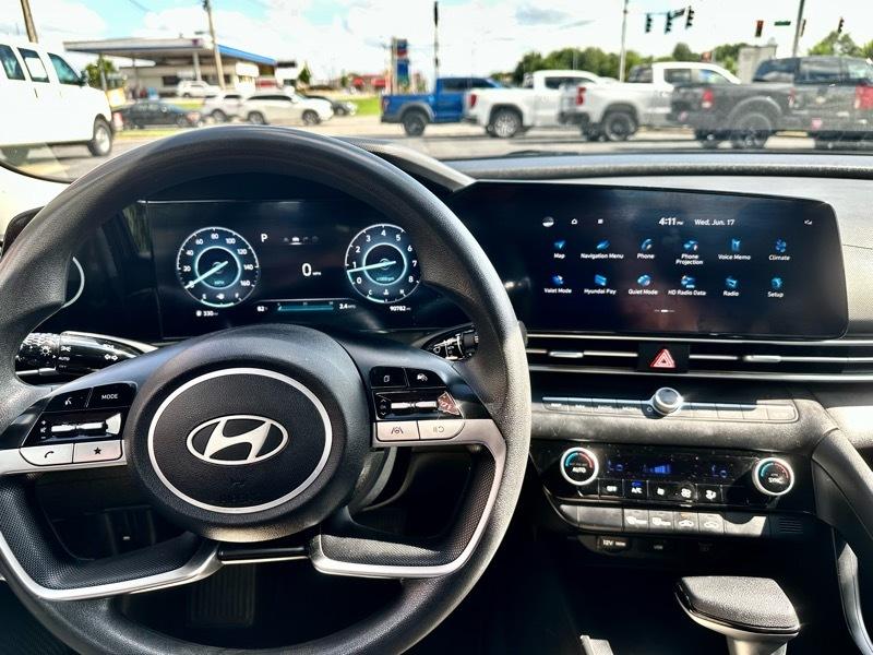 Hyundai Elantra SEL 2024