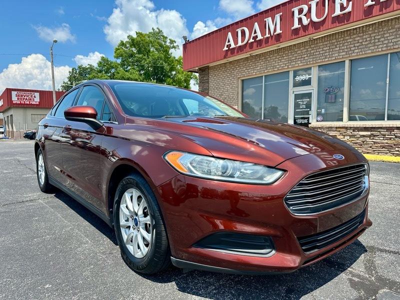 Ford Fusion S 2016