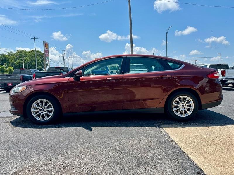 Ford Fusion S 2016