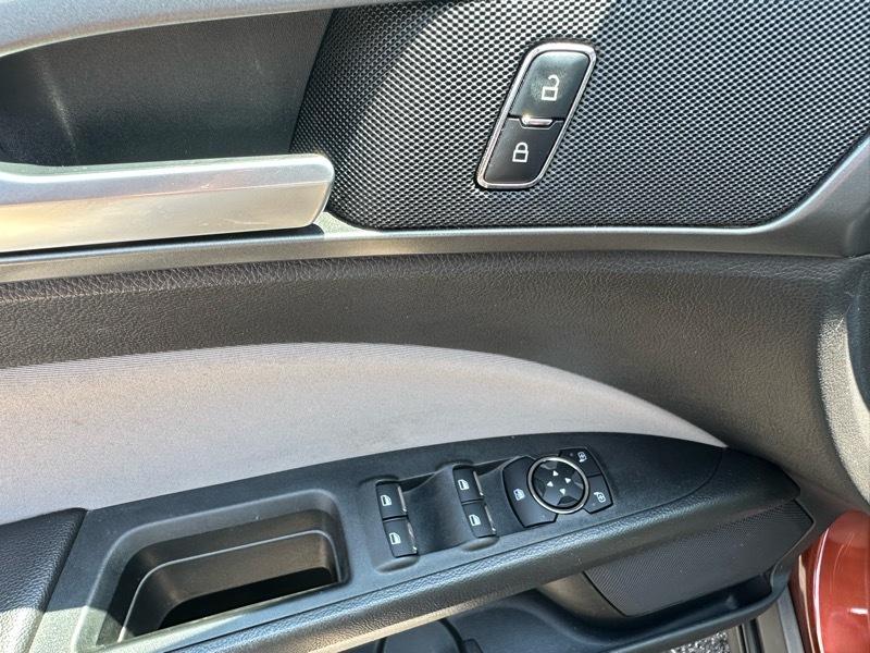 Ford Fusion S 2016