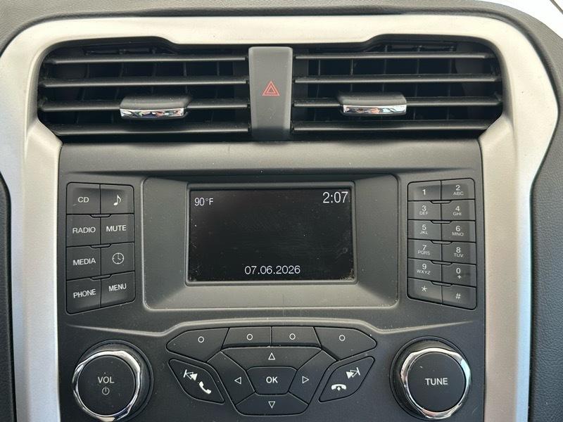 Ford Fusion S 2016