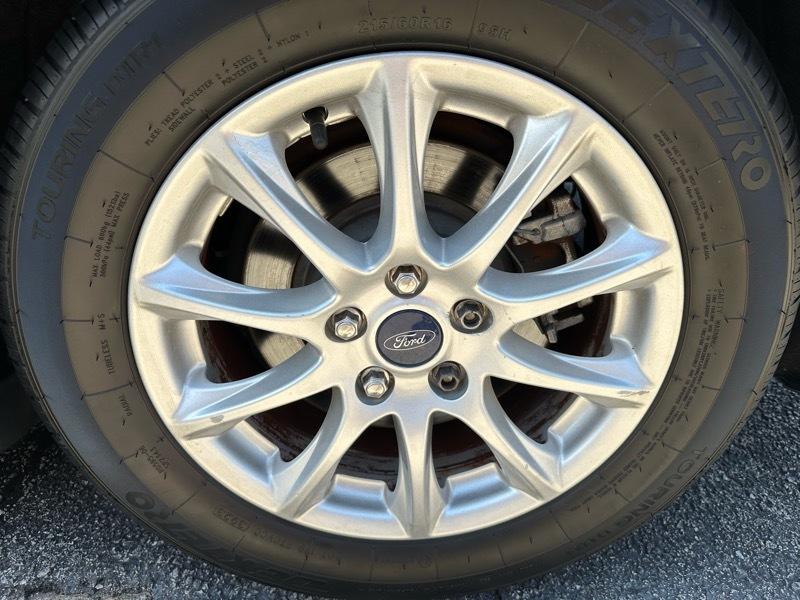 Ford Fusion S 2016