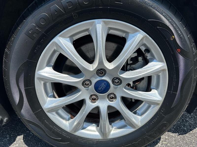 Ford Fusion S 2016