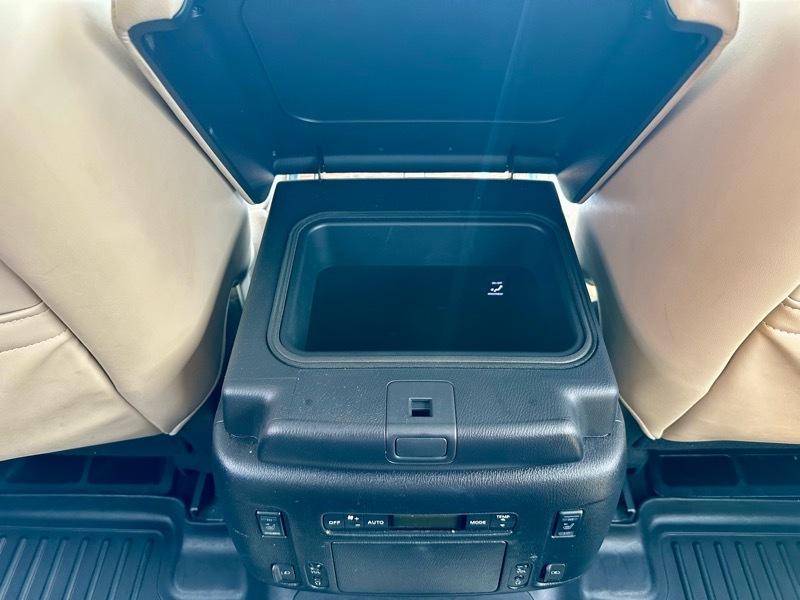 Nissan Armada Platinum 2WD 2019