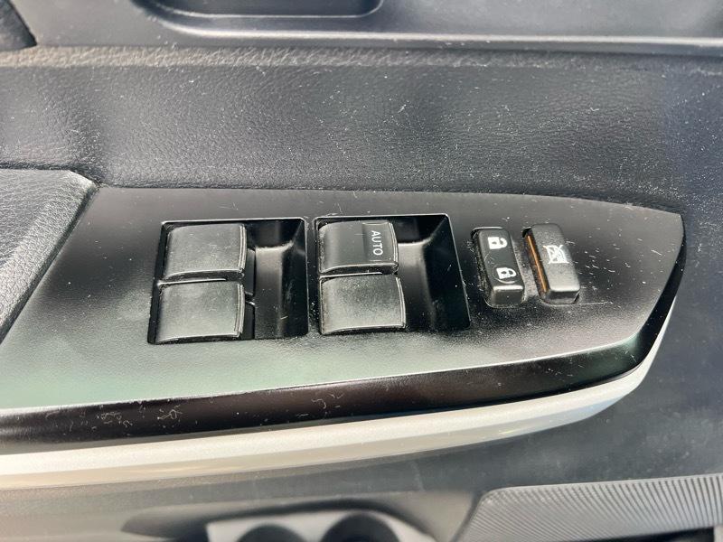 Toyota Tundra SR5 5.7L V8 FFV CrewMax 4WD 2018