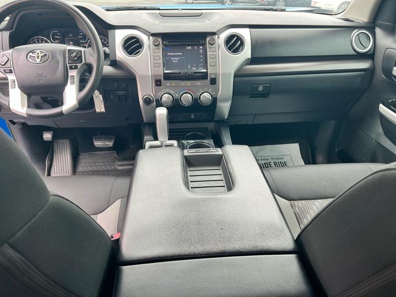 Toyota Tundra SR5 5.7L V8 FFV CrewMax 4WD 2018