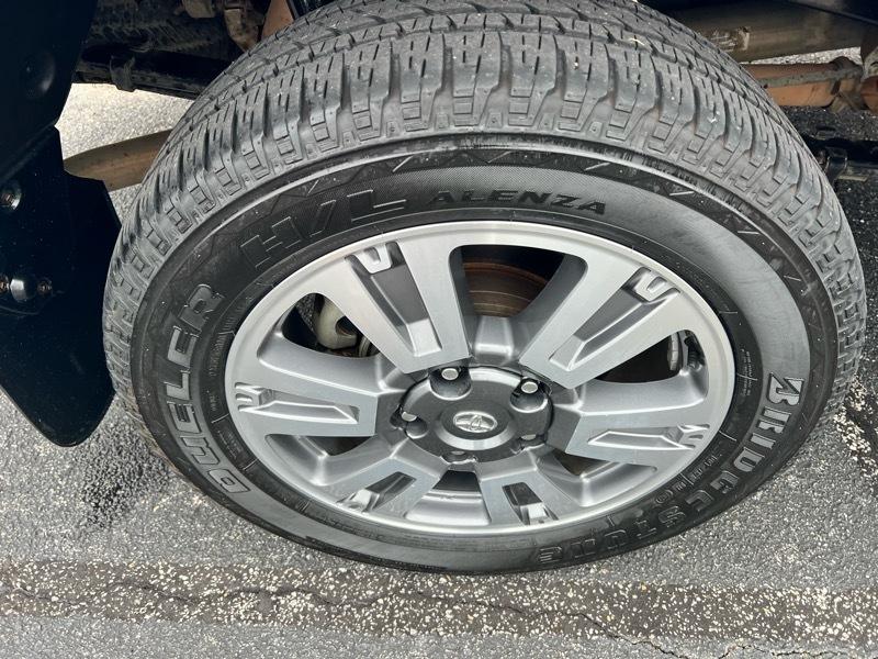 Toyota Tundra SR5 5.7L V8 FFV CrewMax 4WD 2018