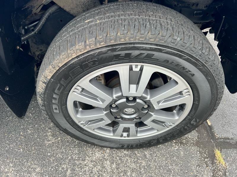 Toyota Tundra SR5 5.7L V8 FFV CrewMax 4WD 2018